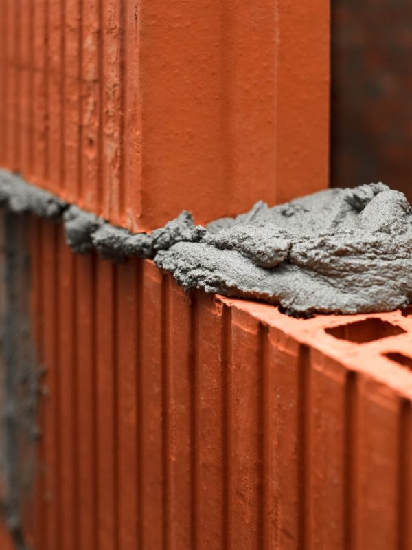 masonry-of-a-large-red-brick-8YHN4PN (2)